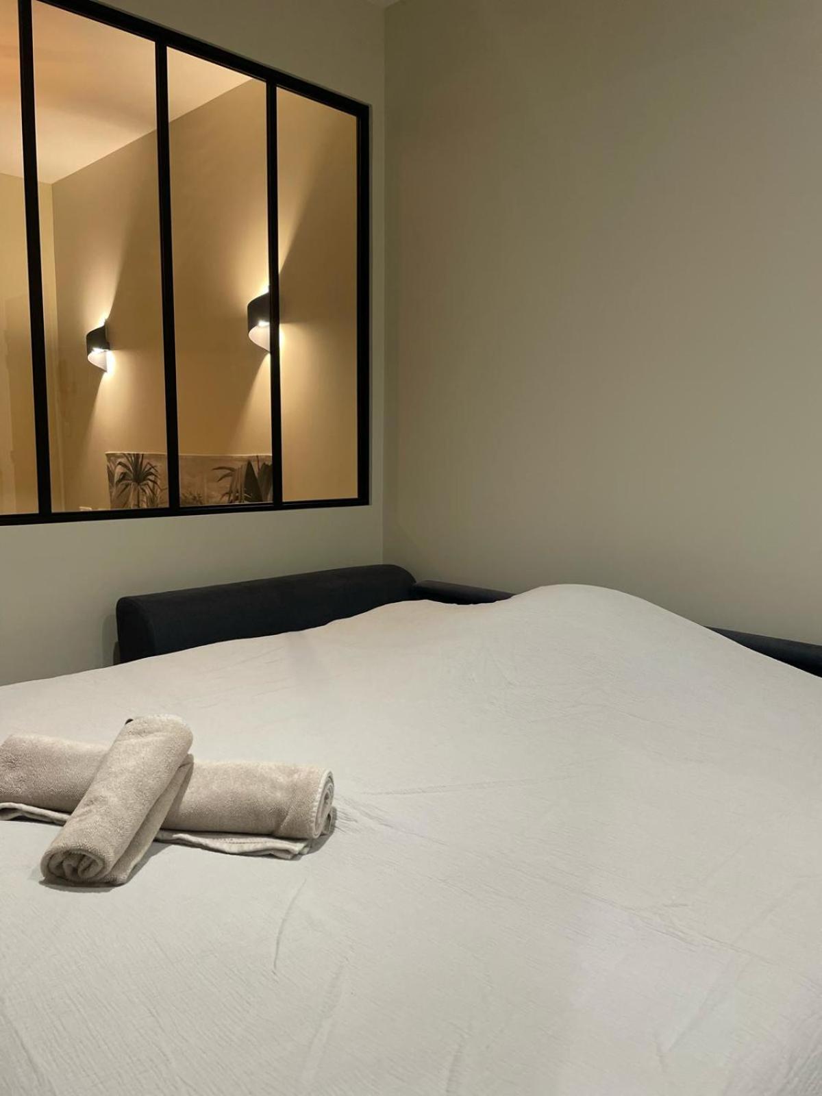La Chapelle Apartment บัวร์ ภายนอก รูปภาพ