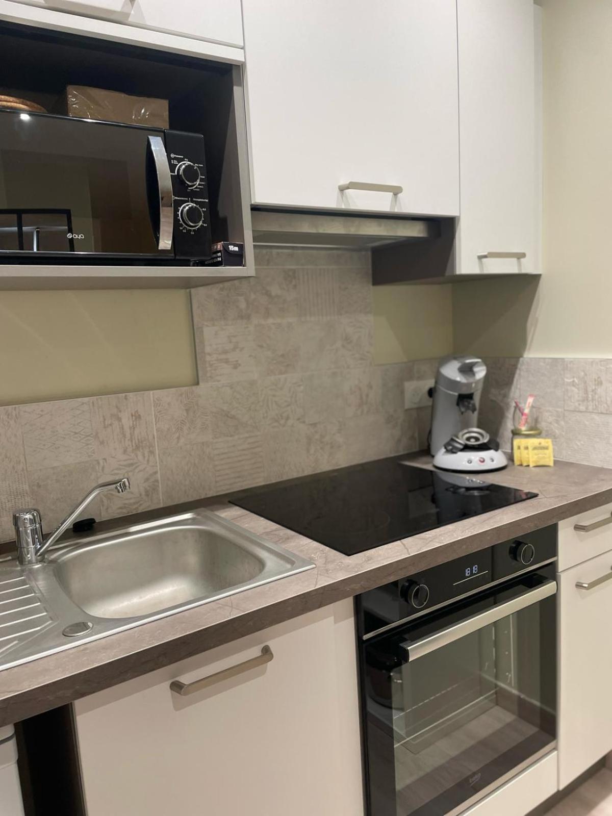 La Chapelle Apartment บัวร์ ภายนอก รูปภาพ