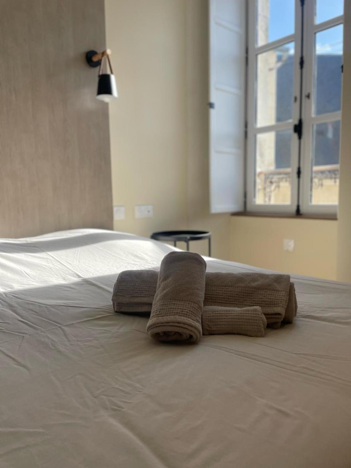 La Chapelle Apartment บัวร์ ภายนอก รูปภาพ
