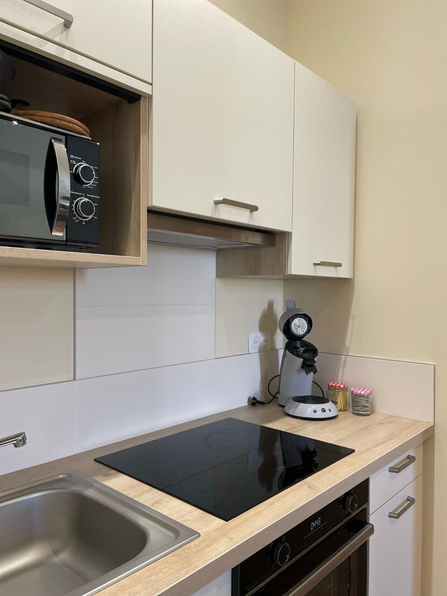 La Chapelle Apartment บัวร์ ภายนอก รูปภาพ
